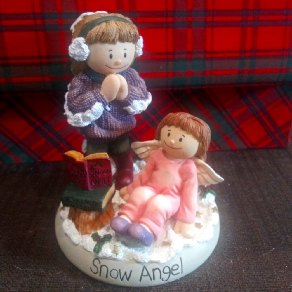 Zingle berry snow angel